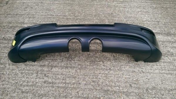 lmr Rear Valance Vw Golf V R32 (With 2 Exhaust Holes, For R32 Exhaust) /