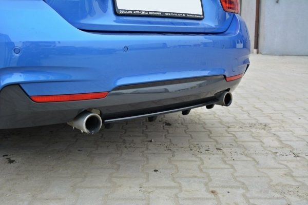lmr Central Bakre Splitter BMW 4 F32 M-Pack (Med Vertikala Stänger) / ABS Svart Struktur