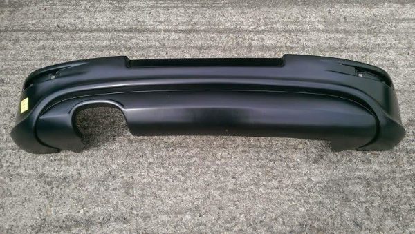 lmr Rear Valance Vw Golf V R32 (With 1 Exhaust Hole, For Gti Exhaust) /