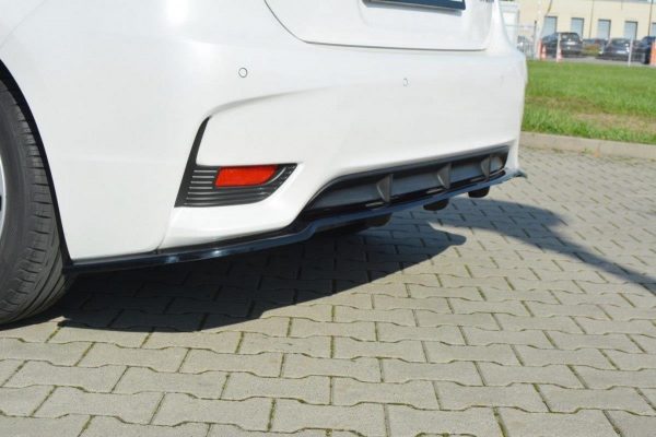 lmr Central Bakre Splitter Lexus Ct Mk1 Facelift (Med Vertikala Stänger) / Blanksvart