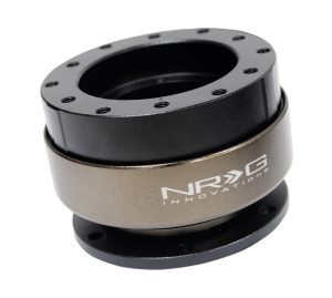 NRG Quick Release SFI – Svart Bas/Titanium Ring SFI SPEC 42.1
