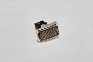 Vita skärmblinkers med Kromad botten