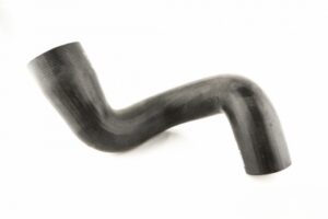 Slang mellan Kyl och Vattenpump 900 94-98, 9-3 98-02