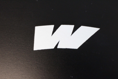 Däcktext "W" lmr Däcktext "W"