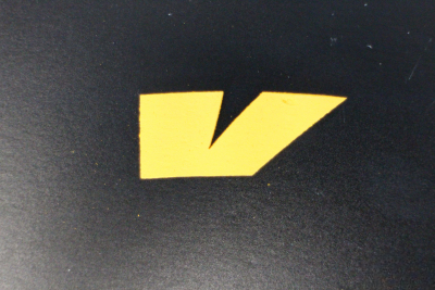 Däcktext "V" lmr Däcktext "V"