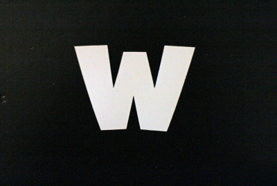 Däcktext "W" lmr Däcktext "W"